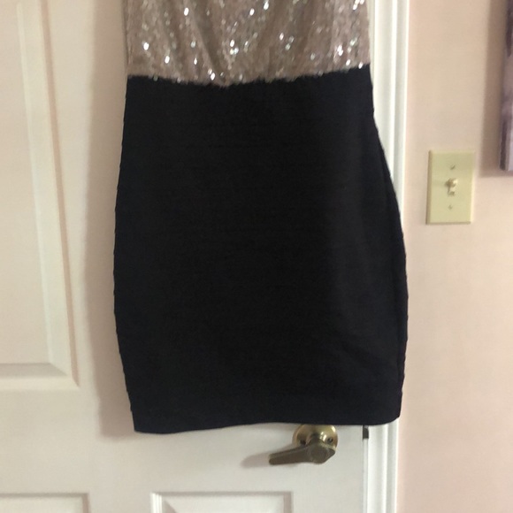 Short mini party dress - Picture 4 of 5